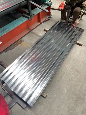 Stanzverarbeitung SGCC DX51D GI Dachplatte Verzinkte Wellstahlplatte mit einer Dicke von 0,1-1 mm und Service