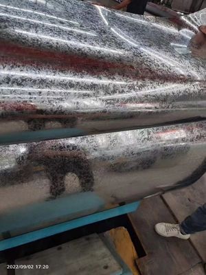 SGCC DX51D Zinkbeschichtete galvanisierte Stahlspule Z20-Z275 0,12-4 mm Dicke für das Schweißen