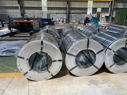 SGCC DX51D Zinkbeschichtete galvanisierte Stahlspule Z20-Z275 0,12-4 mm Dicke für das Schweißen