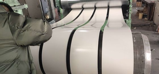 Vorgefärbte Gl-Stahlspule / PPGl / Farbbeschichtete galvanisierte Stahlspule mit anpassbaren Mustern und einer Dicke von 0,1-1,5 mm