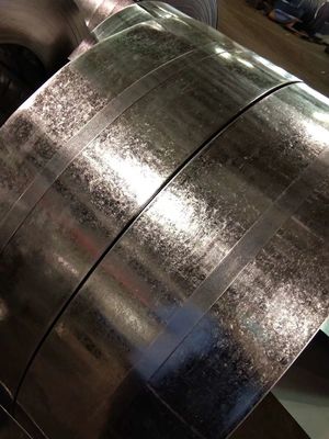 Dicke 0,12-0,2 Galvanisierte beschichtete Gi-Spulen dx51d z Regelmäßige Spangel-Hot Dip-Stahlspule für kleine Werkzeuge