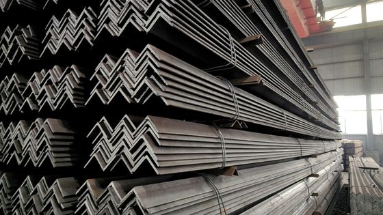 40x5mm 6m 12m ASTM A36 Q235 GB 20x4mm warmgewalzte Stahlwinkelstange für S235JR/S275JR/S355JR in Q235/Q345/SS400/ST37-2/ST52