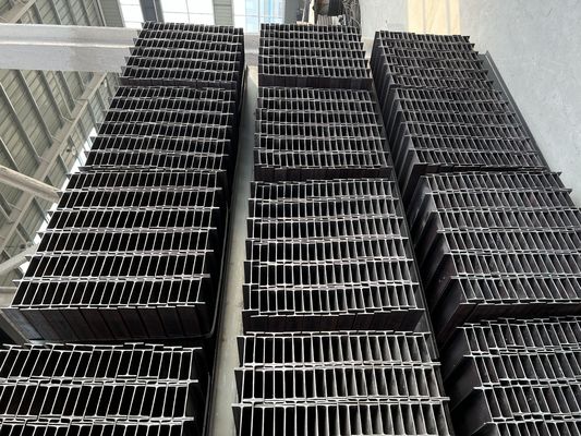 400x200x8-16mm Warmgewalzte technische Stahlkonstruktion Schwerlast-I-Strahlen Klasse Q235 für Brücken und schwere Maschinen