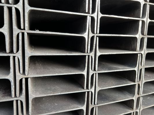 400x200x8-16mm Warmgewalzte technische Stahlkonstruktion Schwerlast-I-Strahlen Klasse Q235 für Brücken und schwere Maschinen