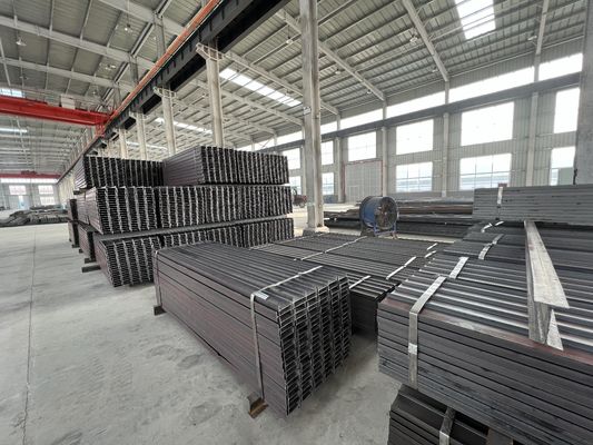 400x200x8-16mm Warmgewalzte technische Stahlkonstruktion Schwerlast-I-Strahlen Klasse Q235 für Brücken und schwere Maschinen