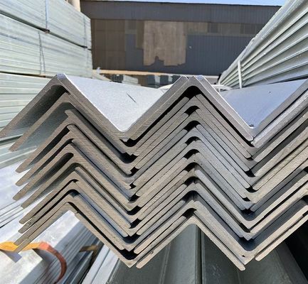 Warmgewalzte Q235/Q345/SS400/ST37-2/ST52/Q420/Q460/S235JR/S275JR/S355JR Winkelstahlstange 40x5mm 6m 12m ASTM A36 GB 20x4mm