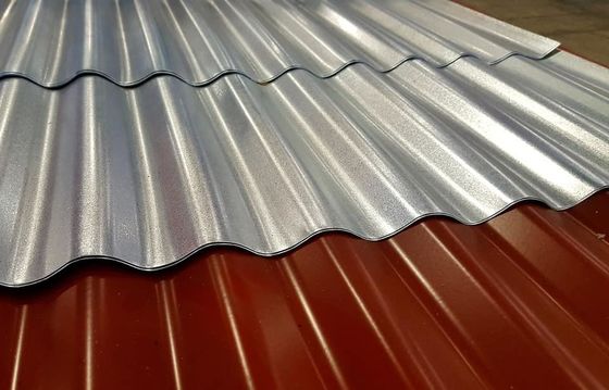 Null Minimum Regelmäßige große Spangel Wellfarbene Stahldachplatte 1,0 mm Dicke Mahlzeitenlänge und Breite Vollhard