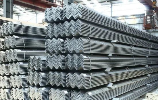 40x5mm 6m 12m ASTM A36 Q235 GB 20x4mm Warmgewalzte Stahlwinkelstange für Engelstahlstange Oberfläche leichte Stahlscheibe