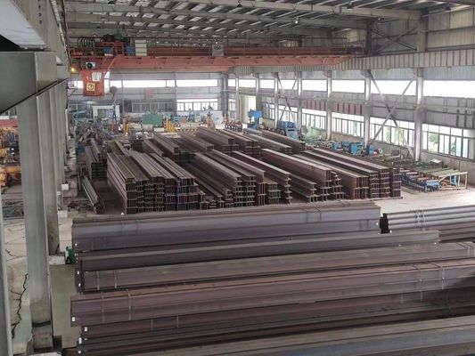 Warmgewalzte Technik Nichtlegierte ASTM Q235 Q345 SS400 H-Strahlen für den Bau