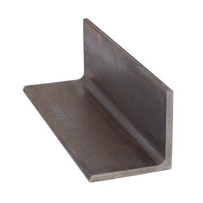Gleichseitige Winkelstange Vielwinkelstahl-Abschnitt Balkengrößen 40x5mm 6m 12m ASTM A36 Q235 GB 20x4mm Warmgewalzt