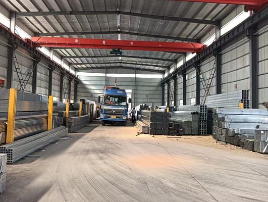 Regelmäßige Spangle Z20 Q235 Q345 Kohlenstoffarme vorbeschichtete galvanisierte Quadratröhre für Kunden
