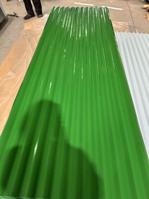 Standardpaket für PPGI-Stahlbeschichtete vorgefärbte galvanisierte Stahlplatte für den Bau in RAL-Farbe SGCC PPGI-Dachplatte