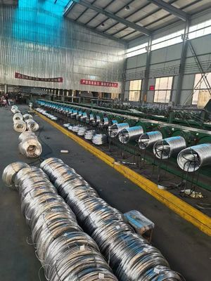 Baumaterialien Galvanisierter Zink-GI-Draht mit hellen Oberfläche 4,0 mm Dicke und hohe Festigkeit