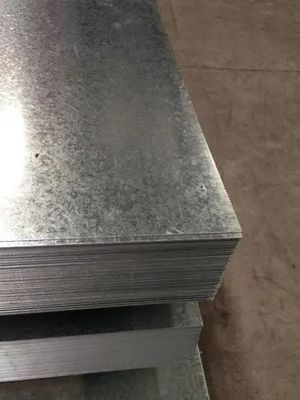 3-8 Tonnen Spirale Gewicht 2,5 mm 3 mm Galvanisierte Stahlplatte 120 g ASTM A653 G235 Dachverkleidung GI-Platte