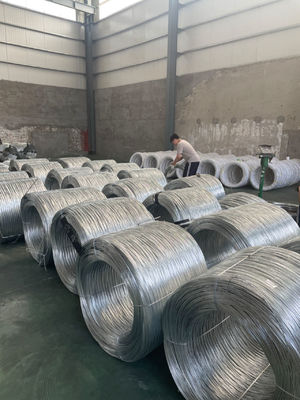 Primär 2,5 mm heiß eingetauchtes galvanisiertes Stahldraht für Schweißen und gutes Material