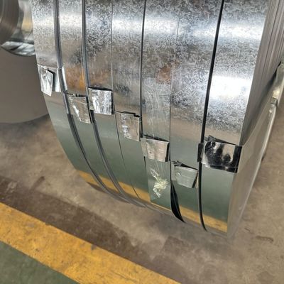 Mittlere harte galvanisierte Stahlspulen 0,12 mm-4,0 mm maßgeschneiderte Dicke 600 mm-1500 mm Breite großer Spangel Z30-275 g in Roll/Spule