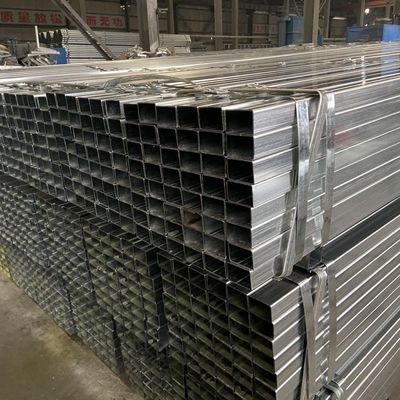4x4 Zoll Schwerlastvorverzinkte Quadratstahlrohre Stahlgehalt 0,7 mm Zinkschicht für Industrieflüssigkeitsrohre
