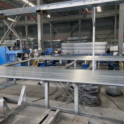 Ausgezeichnete Korrosionsbeständigkeit API-Rohr 1,2-2 mm Dicke 6x6 Zoll Verzinkte Quadrat Stahlrohre mit 0,8 mm Zinkbeschichtung
