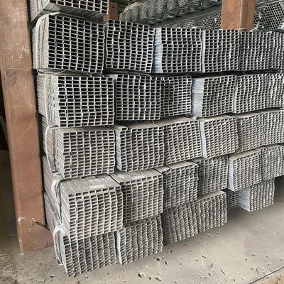 Ausgezeichnete Korrosionsbeständigkeit API-Rohr 1,2-2 mm Dicke 6x6 Zoll Verzinkte Quadrat Stahlrohre mit 0,8 mm Zinkbeschichtung