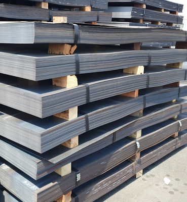 800-1500 mm Breite Warmgewalzte Kohlenstoffstahlplatten A36 Ss400 Q235 Q355 Q345 1 mm 2 mm 3 mm Dicke zur Verarbeitung von Decoiling