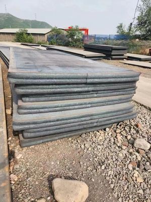 800-1500 mm Breite Warmgewalzte Kohlenstoffstahlplatten A36 Ss400 Q235 Q355 Q345 1 mm 2 mm 3 mm Dicke zur Verarbeitung von Decoiling